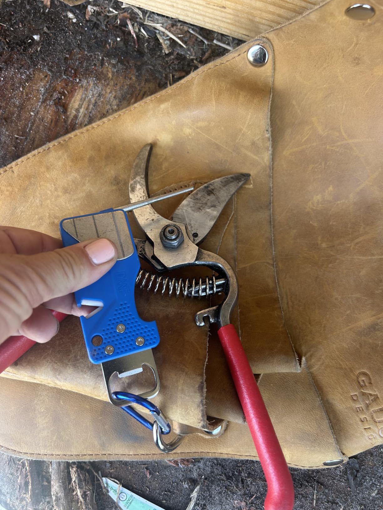 Okatsune 103 Bypass Pruners General Purpose Medium - 1
