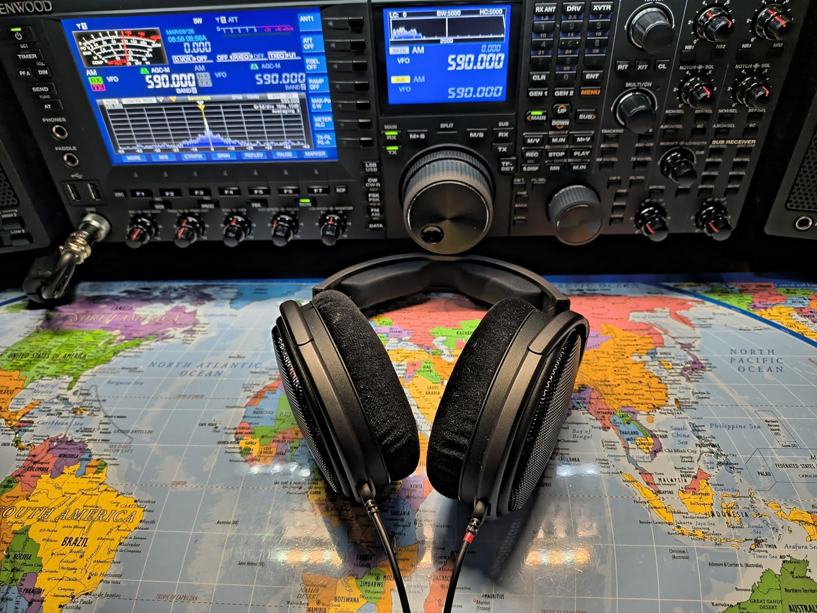 Sennheiser HD 600 - Audiophile Open-Back Dynamic Wired Headphones Over Ear with Natural Soundstage and Premium Comfort for Music Lovers customer photo 2