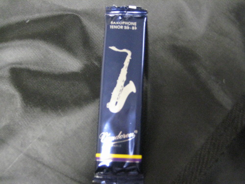 Vandoren SR223 Tenor Sax Traditional Reeds Strength 3; Box of 5 customer photo 1