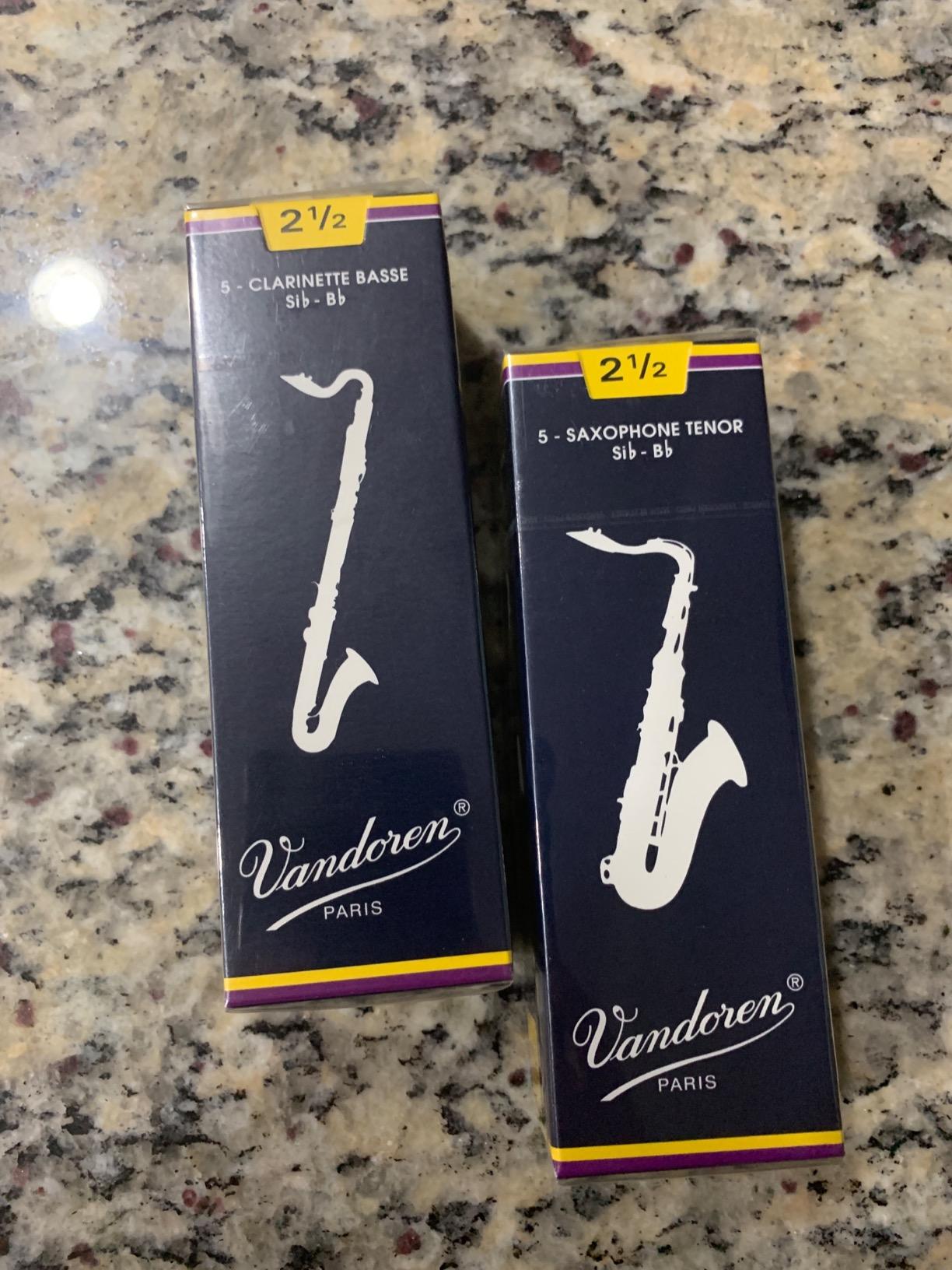 Vandoren CR123 Bass Clarinet Traditional Reeds Strength 3; Box of 5 customer photo 1