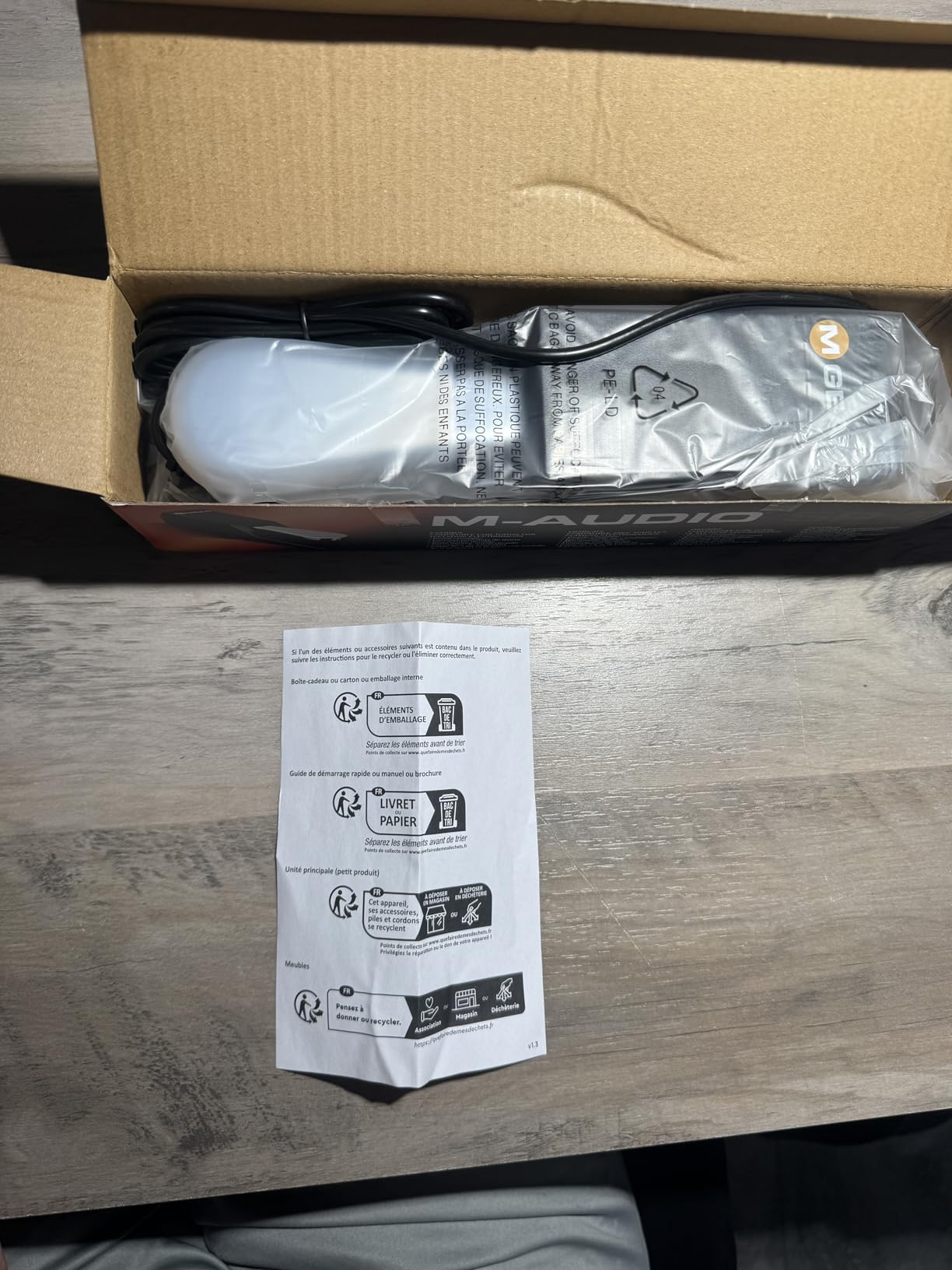 M-AUDIO SP-2 Universal Sustain Pedal with Piano Style Action For MIDI Keyboards, Digital Pianos and More customer photo 1
