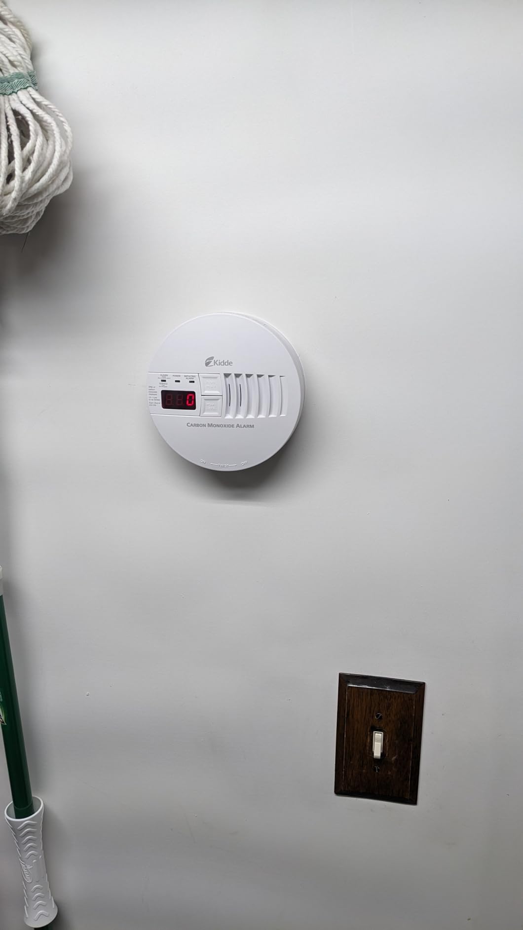 Kidde Hardwired Carbon Monoxide Detector with 9-Volt Battery Backup, Digital LED Display customer photo 1