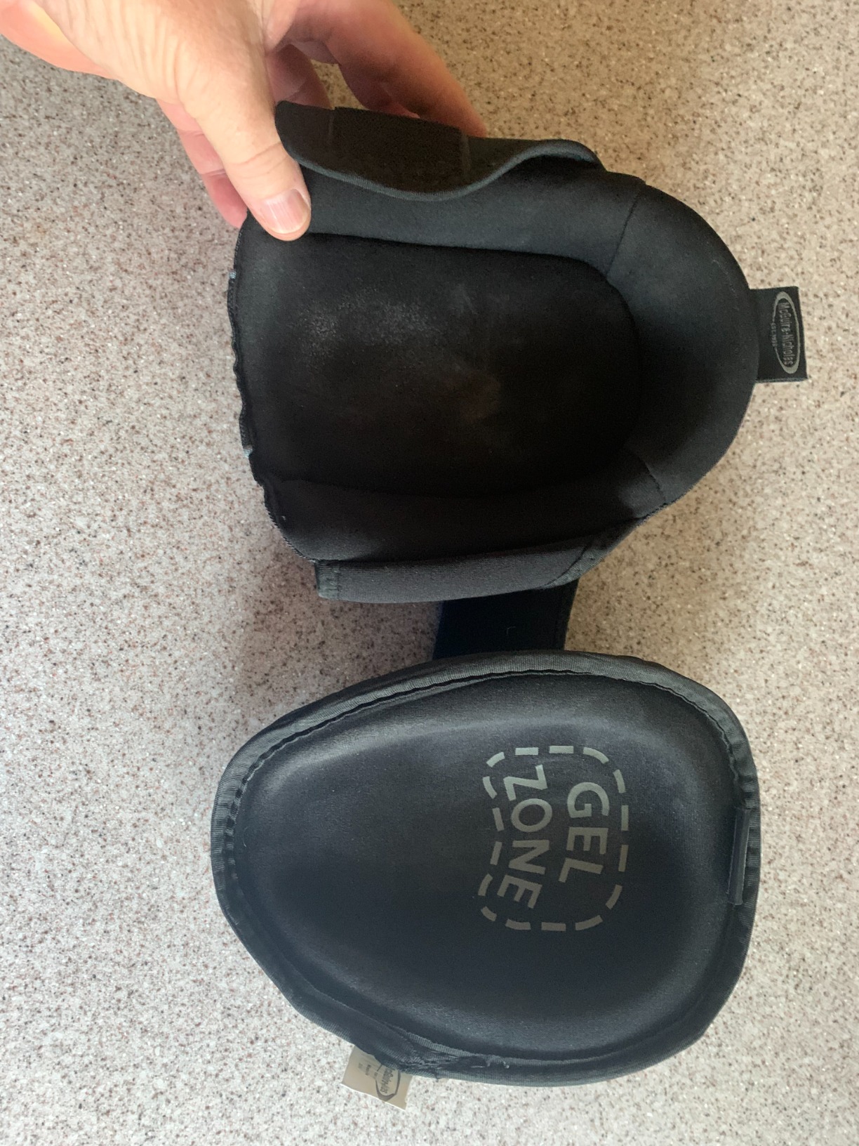 McGuire-Nicholas Gel Lite Pro Flooring Knee Pads for Men and Women, Soft Gel Adjustable Knee Pads for Gardening, Flooring, and Work, Navy/Black | 22382 customer photo 1
