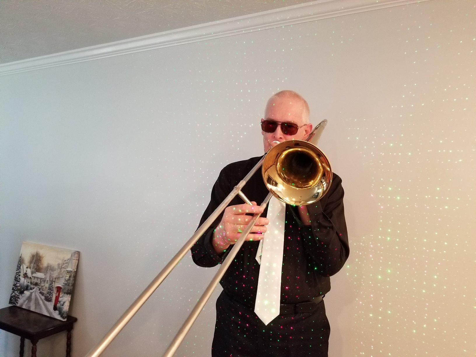Denis Wick Classic Trombone Mouthpiece Silver Plated, 5880-4AL - Large Shank customer photo 2