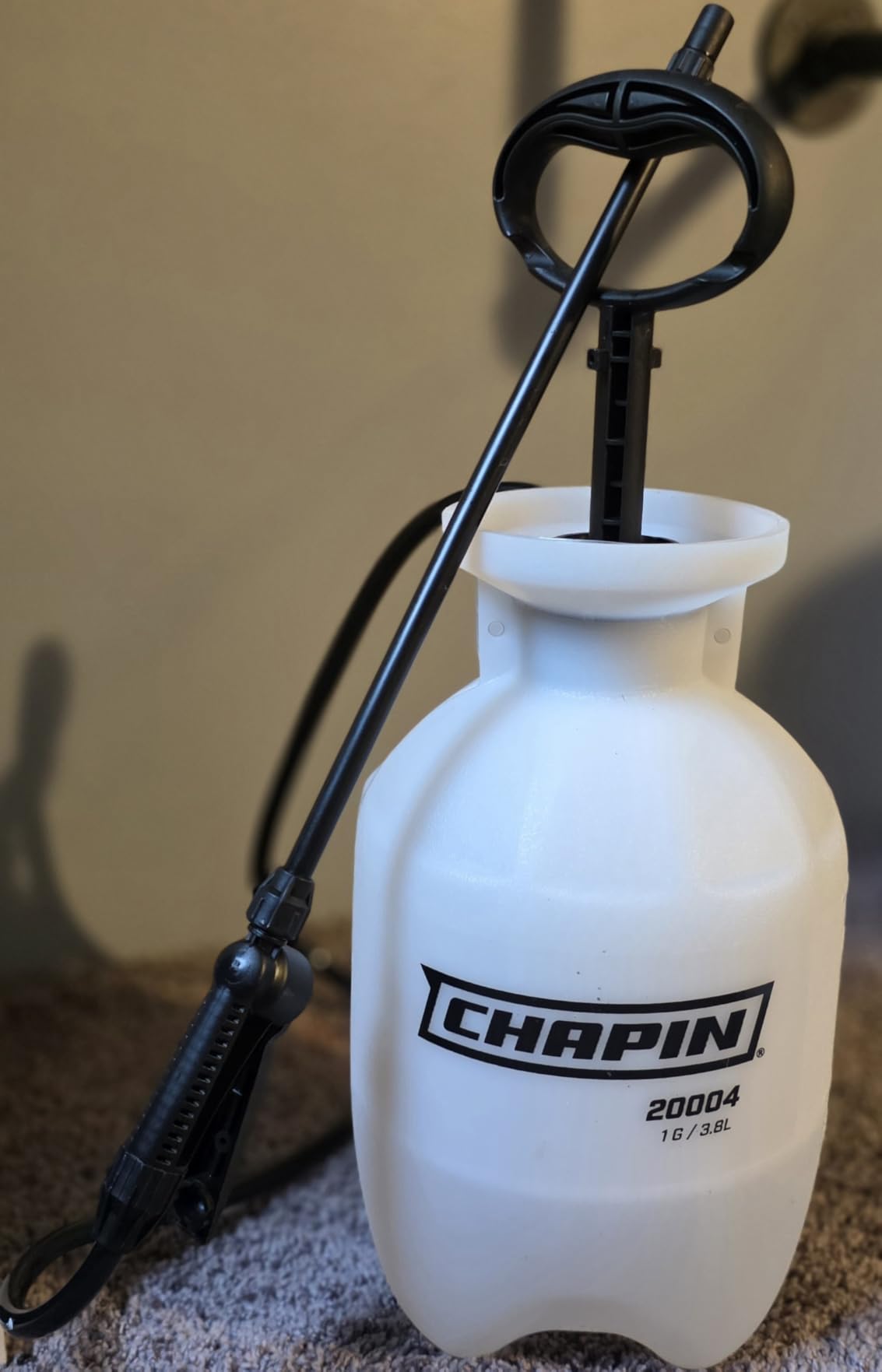 Chapin 20004 Pump Sprayer, 1-Gallon SureSpray Translucent Tank with Easy Fill Funnel-Top Opening, Adjustable Cone Nozzle & 34