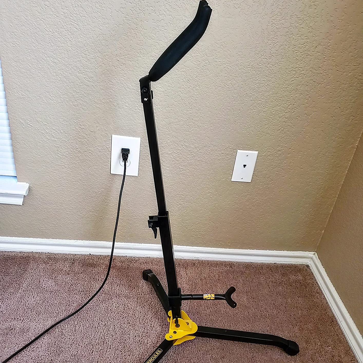 Hercules Stands DS535B Baritone Saxophone Stand customer photo 2