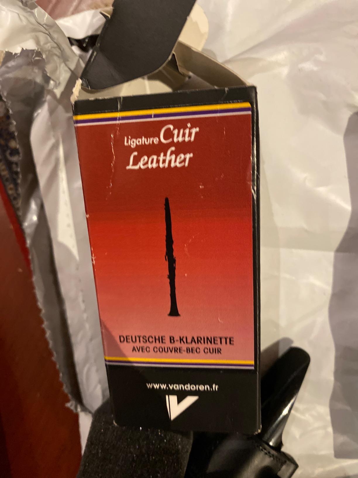 Vandoren LC21P Leather Ligature and Plastic Cap for Bb Clarinet with 3 Interchangeable Pressure Plates customer photo 2