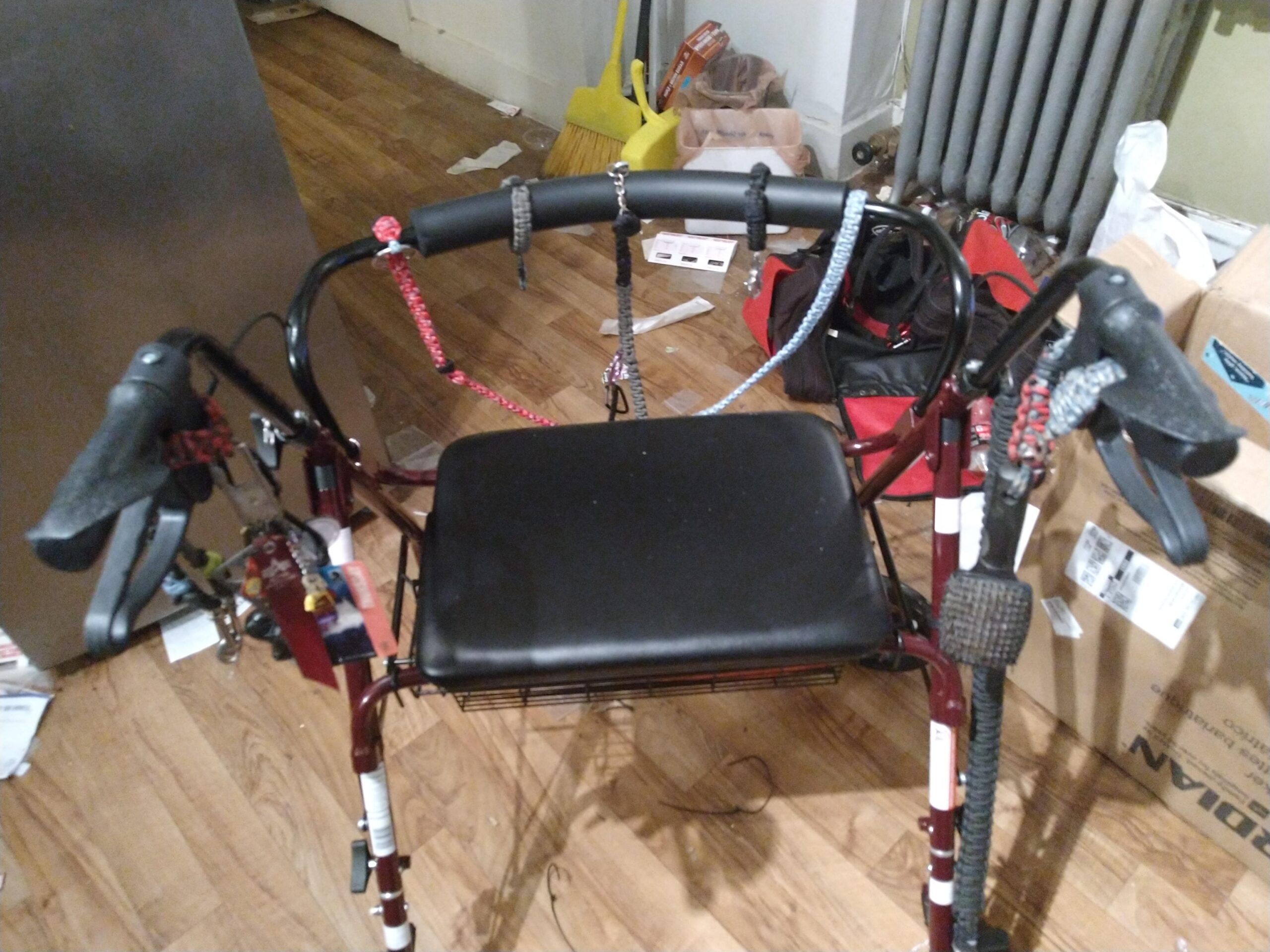 Medline Large Extra Wide Aluminum Bariatric Rollator Walker with Seat, 400 lb. Weight Capacity, Foldable, Under Seat Storage, 8