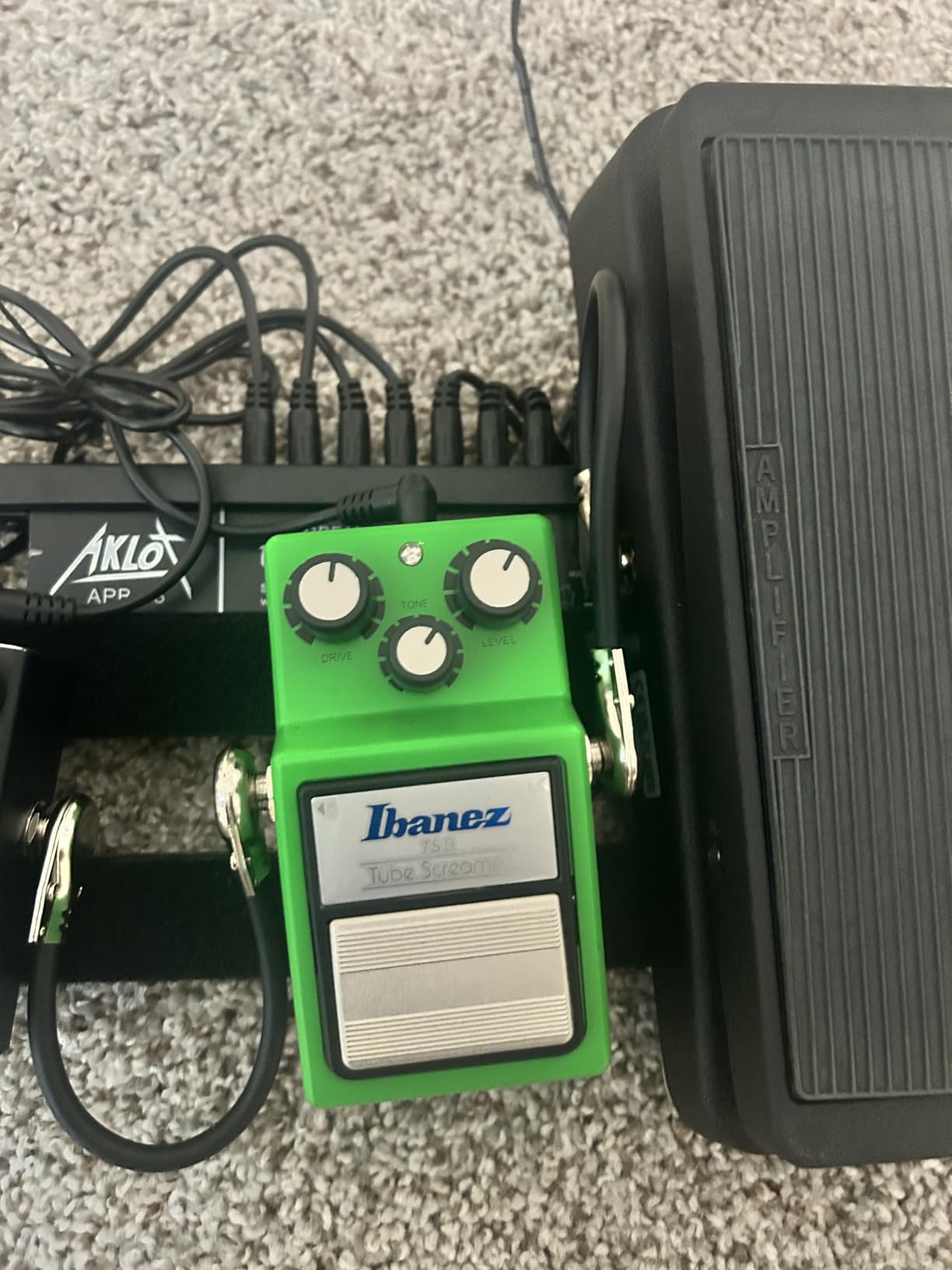 Ibanez TS9 White Black Red Blue Electric Guitar Distortion and Overdrive Effect Pedal, Model Number TS9, Style Overdrive, 9.0 Volts, 8.0 Microamps customer photo 1
