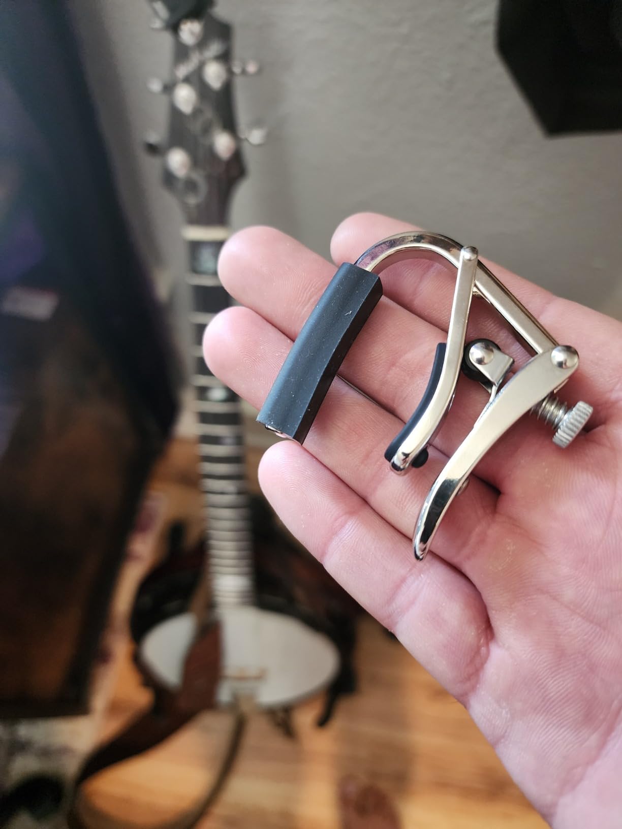 Shubb C5R Standard Capo for Banjo, Mandolin, or Bouzouki - Radiused - Polished Nickel customer photo 2