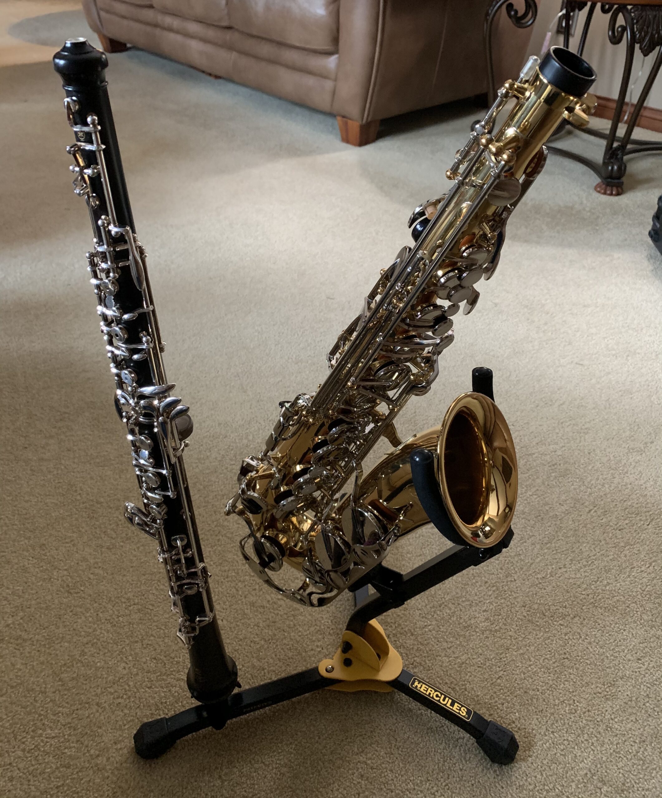 Hercules Stands DS532BB Alto/Tenor Saxophone Stand with Flute/Clarinet Peg customer photo 2