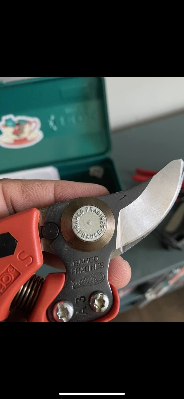 Bahco PX-L2 Ergonomic Pruner with Fixed Large Handle - Professional Grade Secateurs customer photo 2