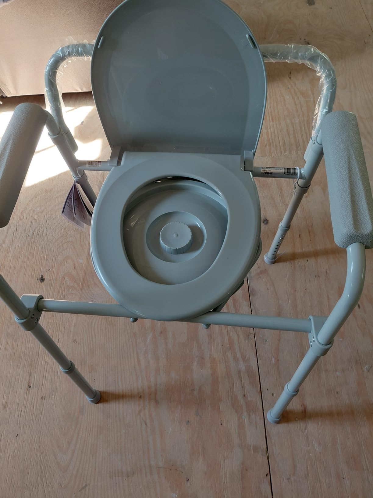 Drive Medical Folding Steel Bedside Commode Chair - Portable 3-in-1 Toilet Solution - Adjustable Height - 7.5 Qt Bucket Included - Durable Powder-Coated Steel Frame - Supports up to 350 Lb customer photo 1