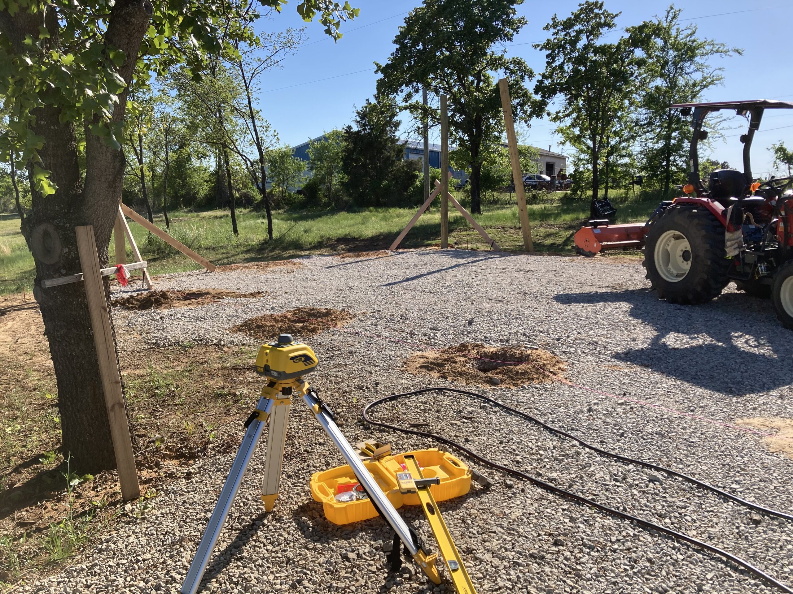 Spectra Precision LL100N-2 Self Leveling Rotary Laser Kit with HR320 Receiver Tripod Entry Level - System Case - Grade Rod (Inches) +/-1/8 in Accuracy, 1,150 ft Range, Rugged Jobsite Performance customer photo 2