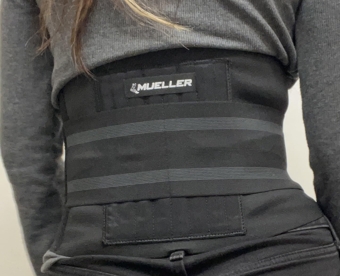 MUELLER Sports Medicine Adjustable Back Brace, Ideal for Upper and Lower Back Pain, Relief & Support for Men and Women, Strains, Sciatica, Scoliosis customer photo 1