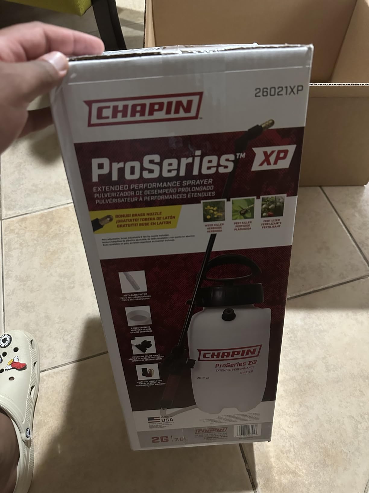 Chapin 26021XP Made in USA 2-Gallon Heavy-Duty Compression Sprayer for Professional Use, with 3 nozzles -one Brass, Pressure Relief Valve, Comfort Grip Handle customer photo 1