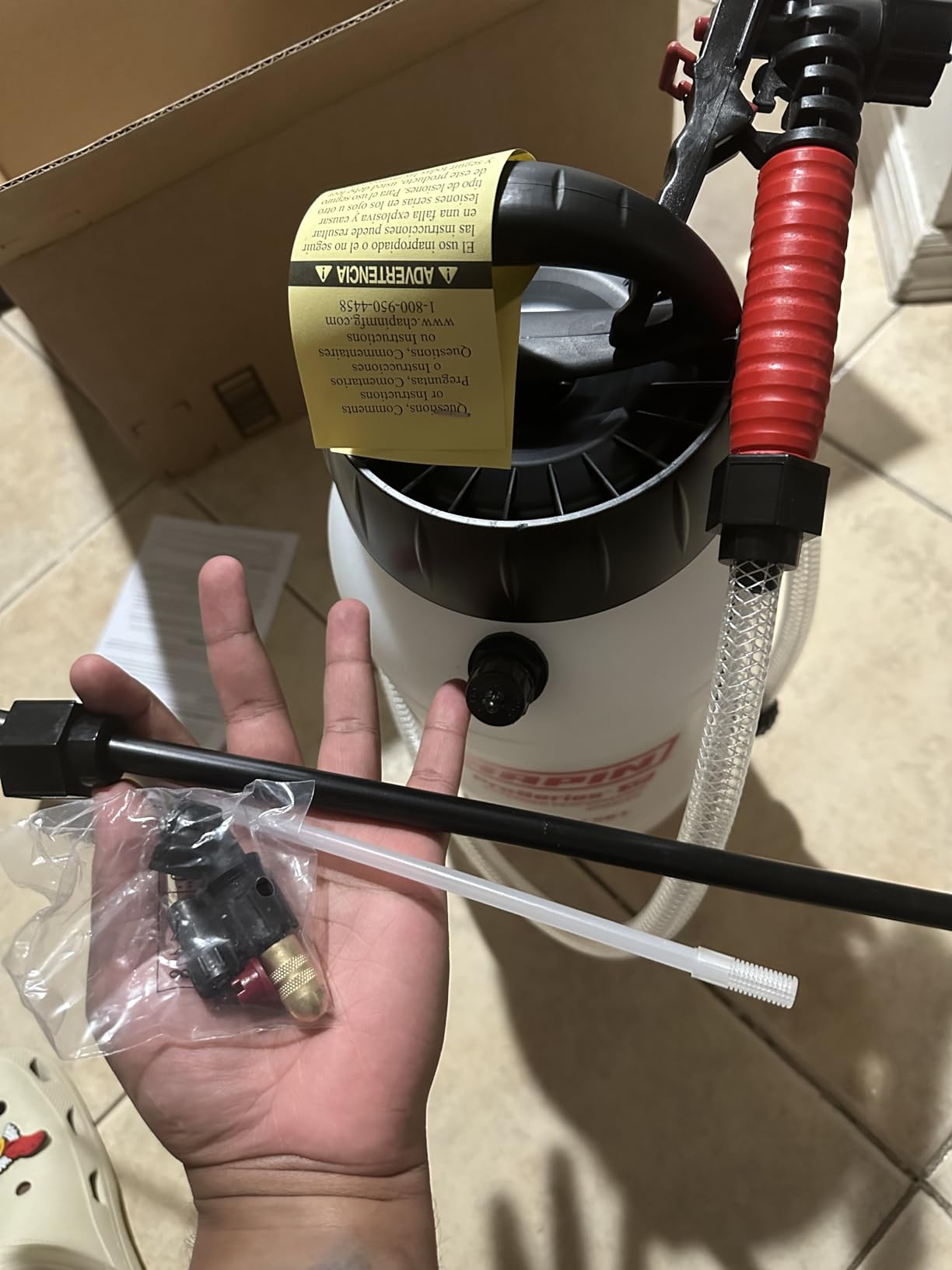 Chapin 26021XP Made in USA 2-Gallon Heavy-Duty Compression Sprayer for Professional Use, with 3 nozzles -one Brass, Pressure Relief Valve, Comfort Grip Handle customer photo 2