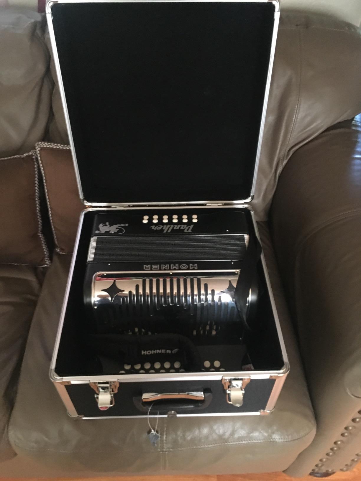 Hohner 12X Hardshell Accordion Case customer photo 1