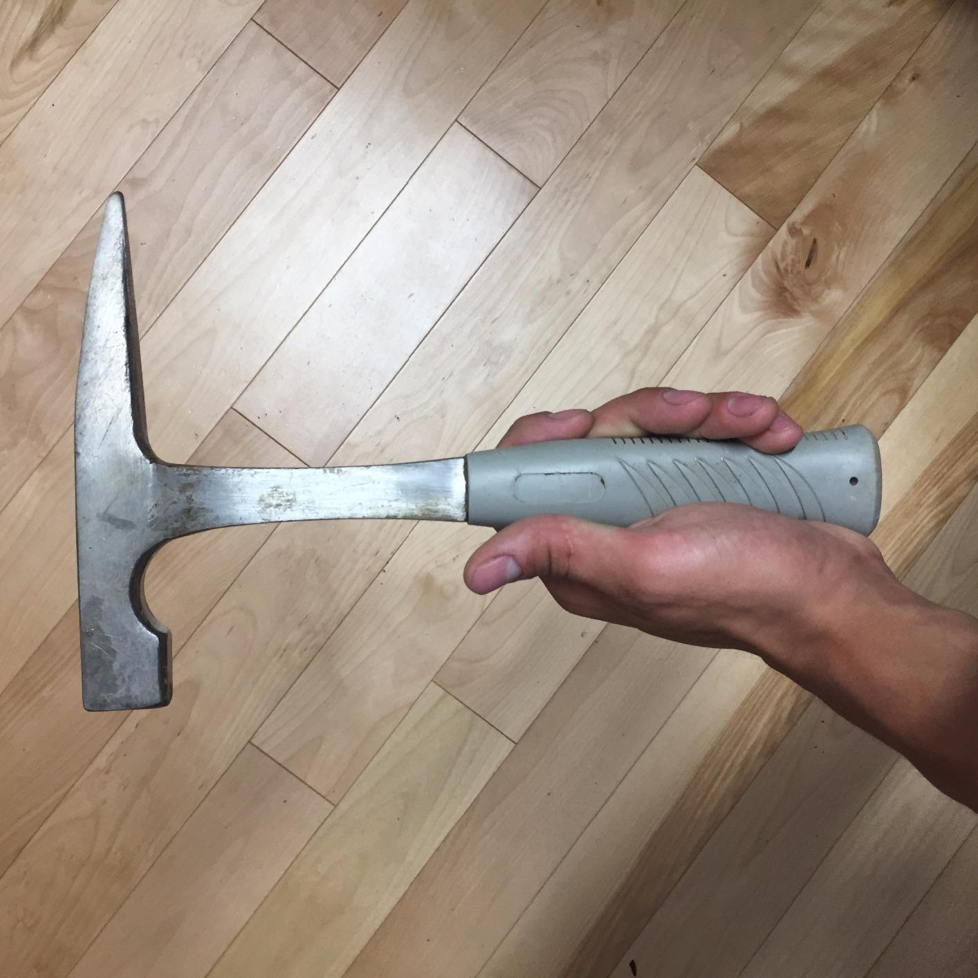 SE Solid Single Piece Drop Forged Rock Pick Hammer with Tip, 22 OZ customer photo 1