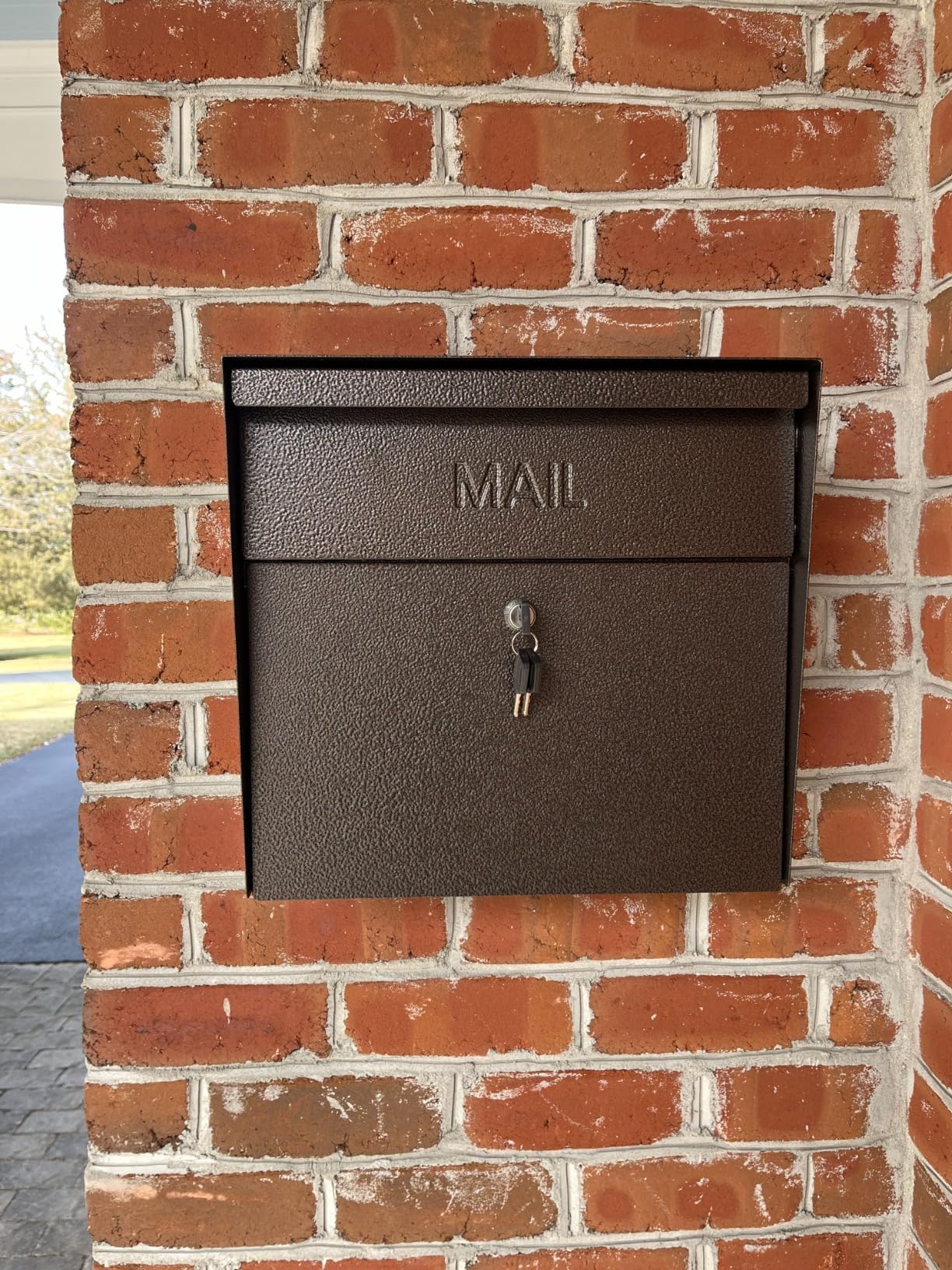 Mail Boss 7162 Metro, Black High Capacity Wall Mounted Locking Security Mailbox, Medium customer photo 1