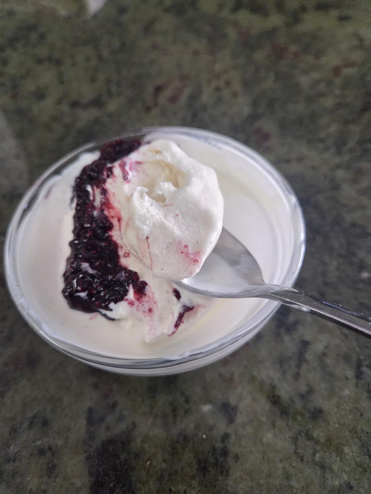 Cuisinart Ice Cream Maker Machine, 1.5 Quart Double Insulated Machine, Sorbet and Frozen Yogurt Maker, Ready in 20 Minutes, ICE-21RP1, Red customer photo 1