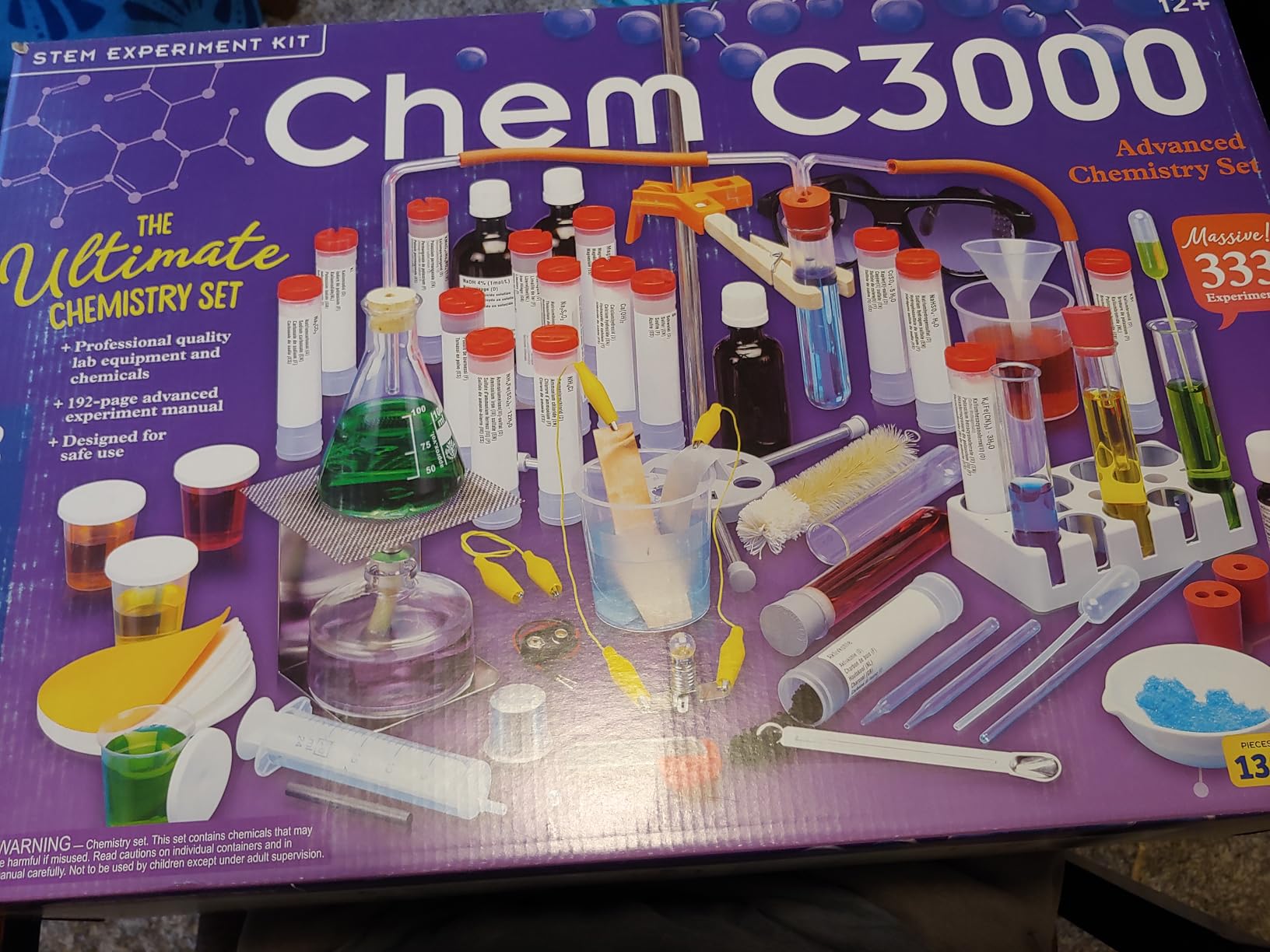 Thames & Kosmos Chem C3000 - Ultimate Chemistry Set with 387 Experiments customer photo 1