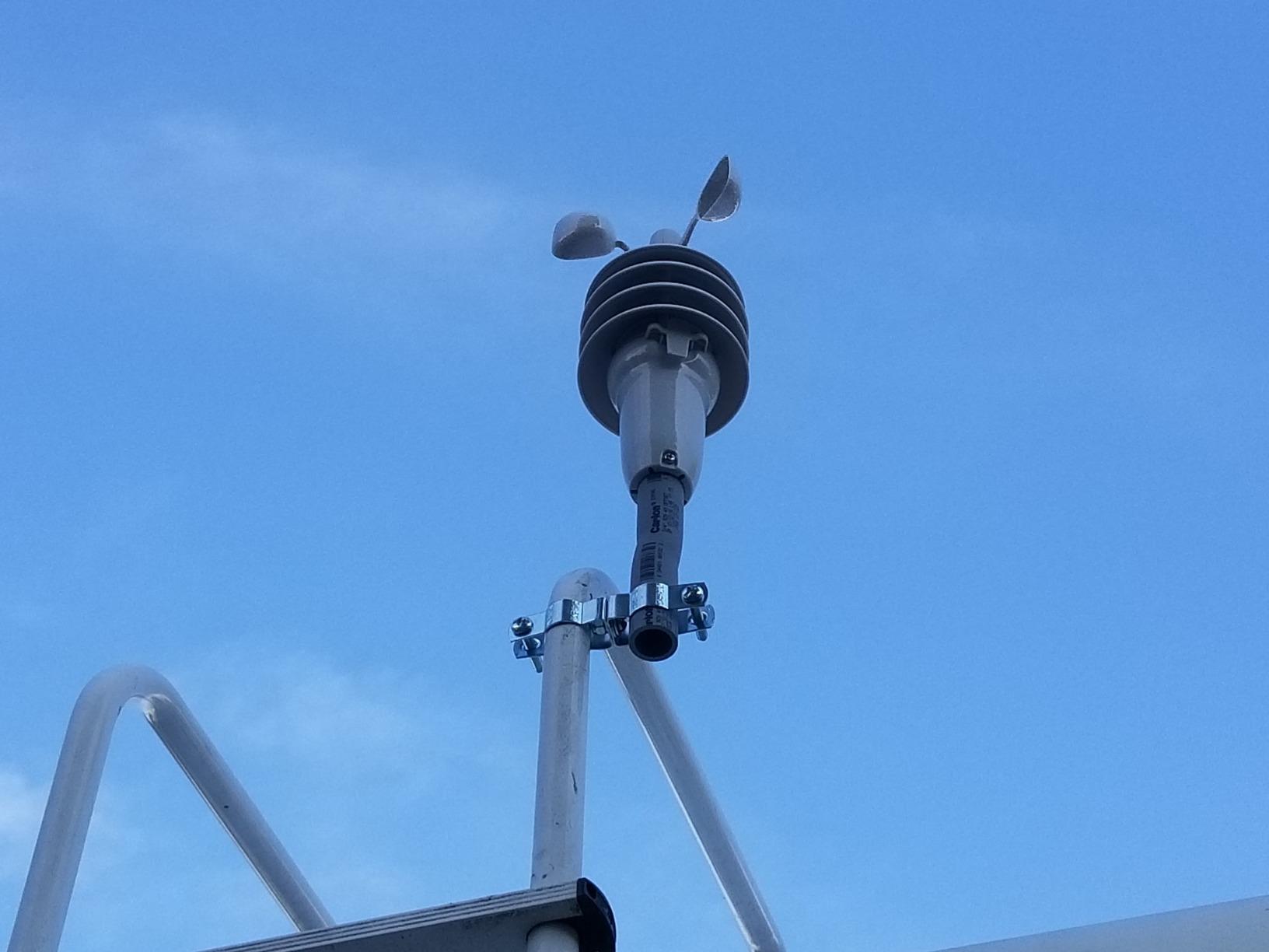 AcuRite Notos (3-in-1) Weather Station with Wind, Temperature, and Humidity (00638A3), Black and Metal customer photo 2