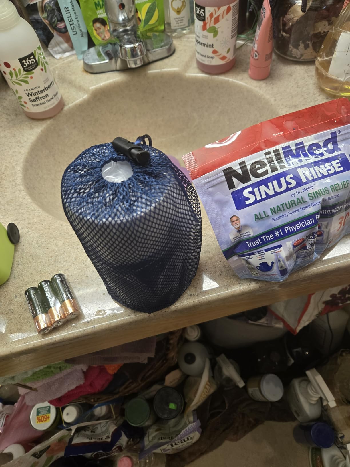 NeilMed Sinugator Cordless Pulsating Nasal Wash Kit with One Irrigator, 30 Premixed Packets and 3 AA Batteries(Pack of 1) customer photo 2