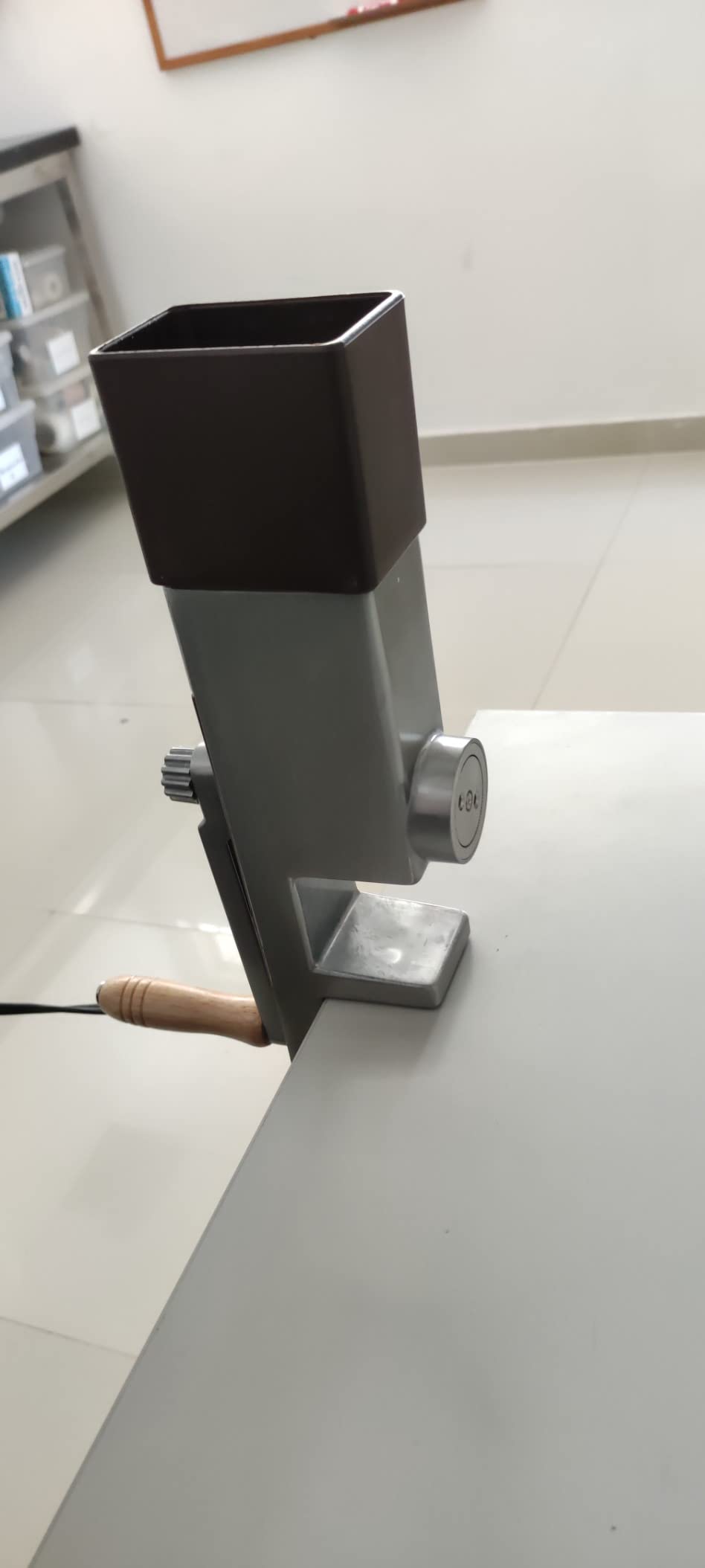 Kitchen Crop Grain Mill Wheat Flour Grinder, Stainless Steel Metal Burrs (Deluxe Grain Mill) customer photo 2