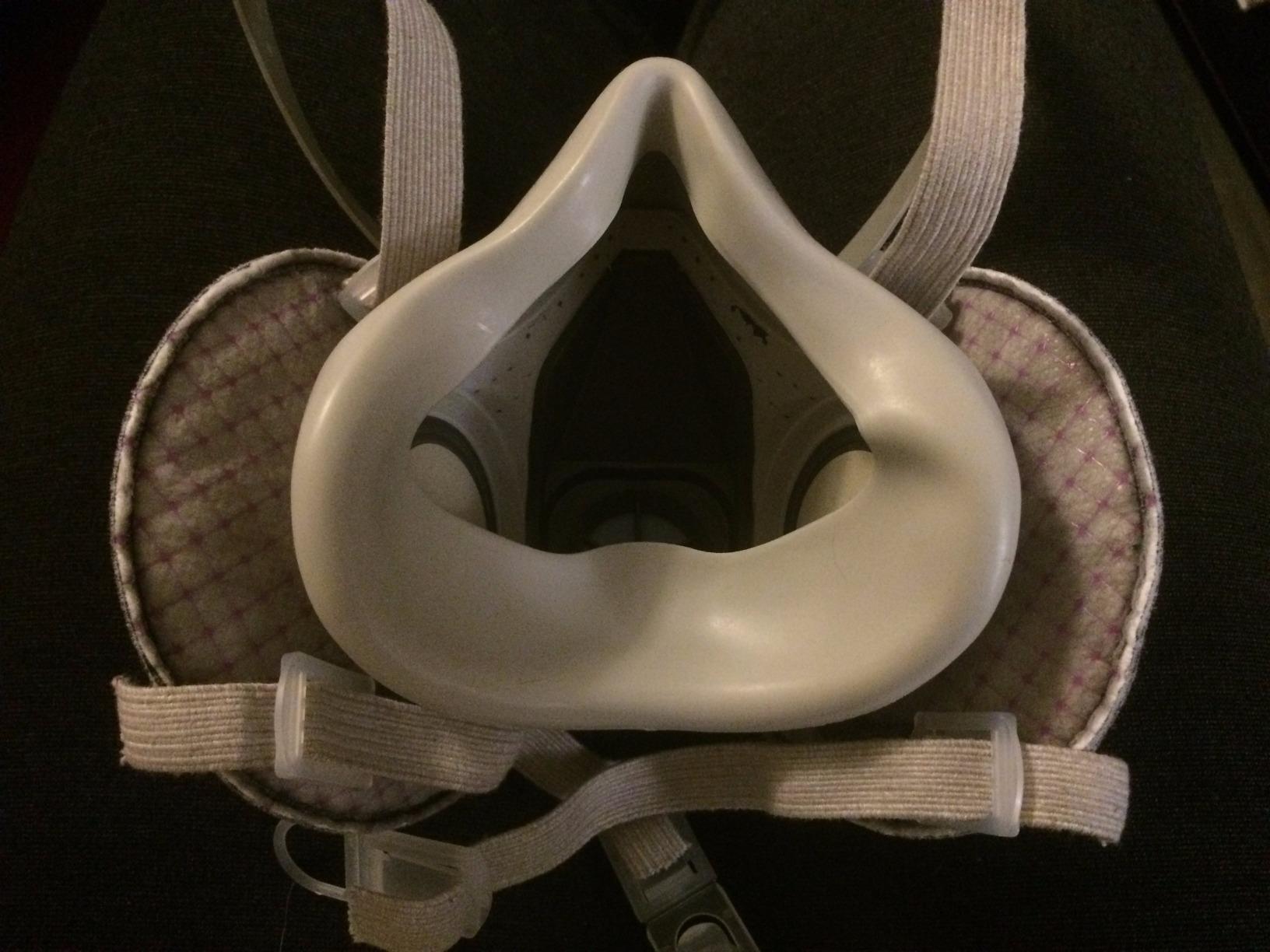3M Half Facepiece Reusable Respirator 6200, NIOSH, Four-Point Harness, Comfortable Fit, Dual Airline Supplied Air Compatible, Bayonet Connections, Painting, Sanding, Cleaning, Medium customer photo 2