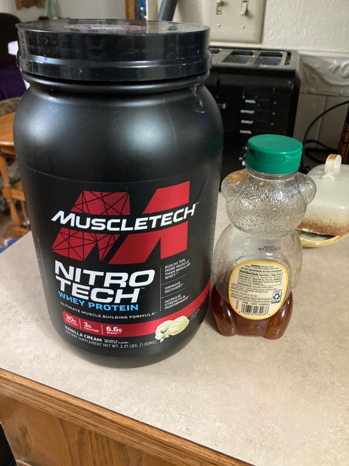 Muscletech Whey Protein Powder (Vanilla Cream, 4 Pound) - Nitro-Tech Ultimate Muscle Building Formula with Whey Protein Isolate - 30g of Protein, 3g of Creatine & 6.8g of BCAA - Packaging May Vary customer photo 1