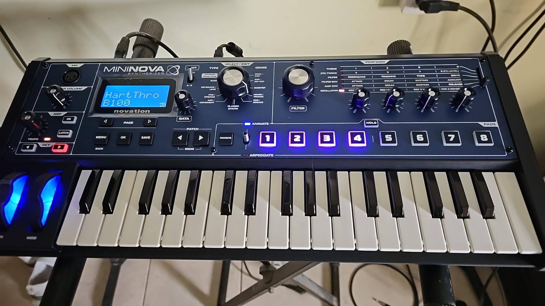 Novation MiniNova Analogue Modelling Compact 37 Mini-key Synth with Vocoder, 256 Onboard Sounds customer photo 1