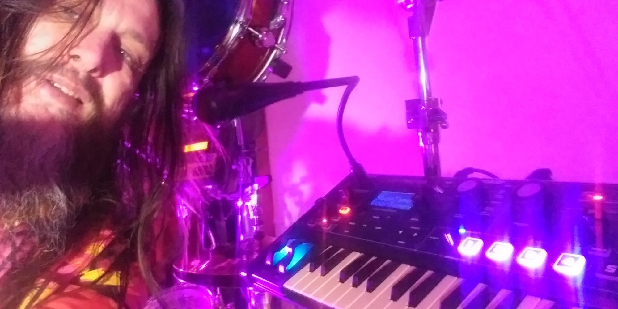 Novation MiniNova Analogue Modelling Compact 37 Mini-key Synth with Vocoder, 256 onboard sounds and five effects per voice layering customer photo 2