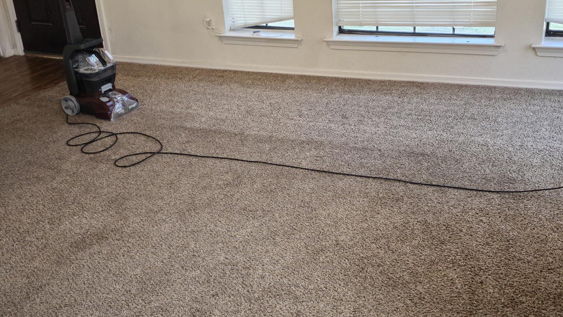 Hoover PowerScrub Deluxe Carpet Cleaner Machine, Deep Cleaning Carpet Shampooer Machine, SpinScrub Brushes, HeatForce Drying, Pet & Upholstery Tools, FH50150NC customer photo 2