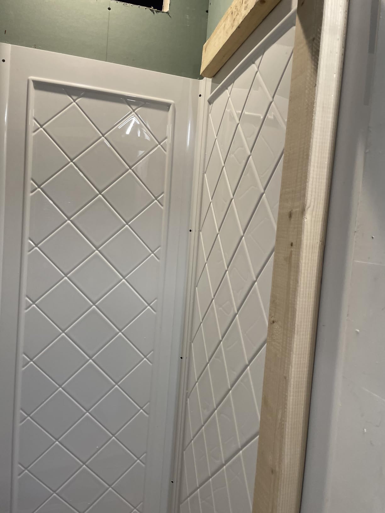 DreamLine 32 in. D x 32 in. W x 76 3/4 in. H Center Drain Acrylic Shower Base and QWALL-5 Backwall Kit In White, DL-6195C-01 customer photo 1