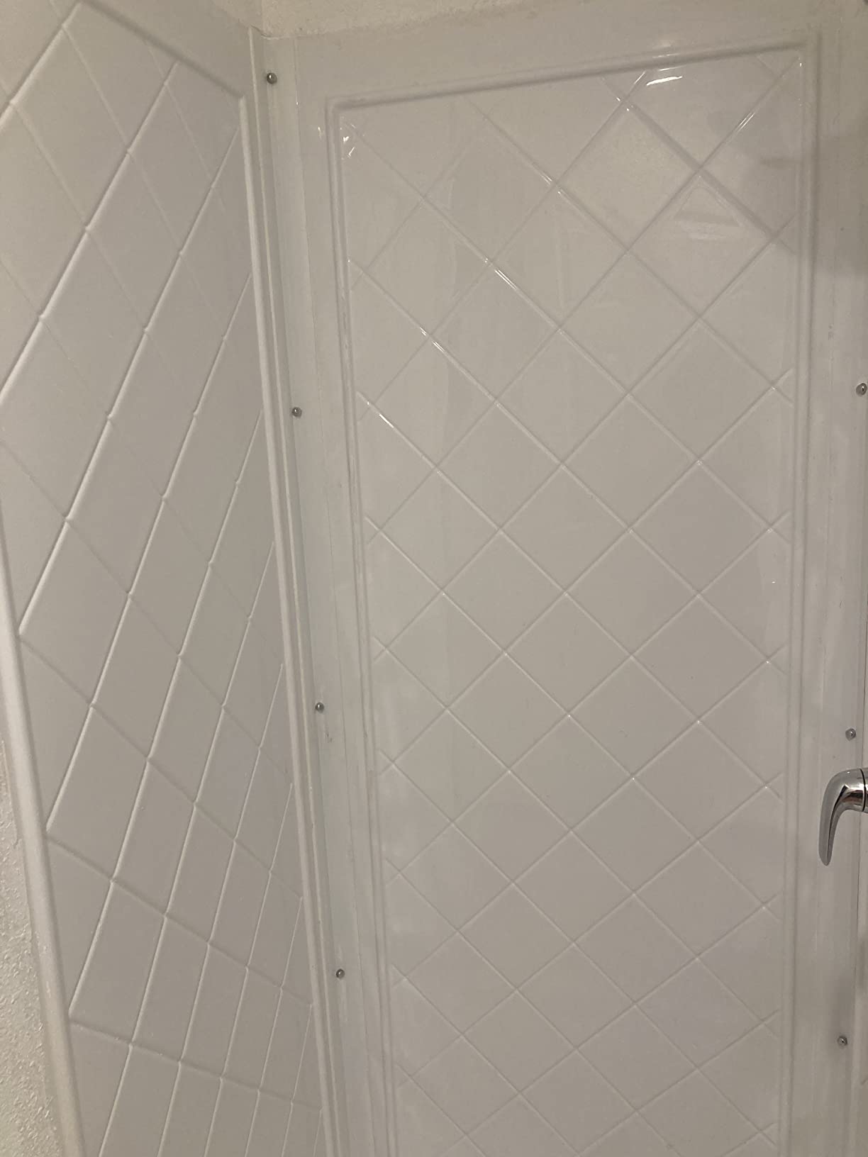DreamLine 32 in. D x 32 in. W x 76 3/4 in. H Center Drain Acrylic Shower Base and QWALL-5 Backwall Kit In White, DL-6195C-01 customer photo 2