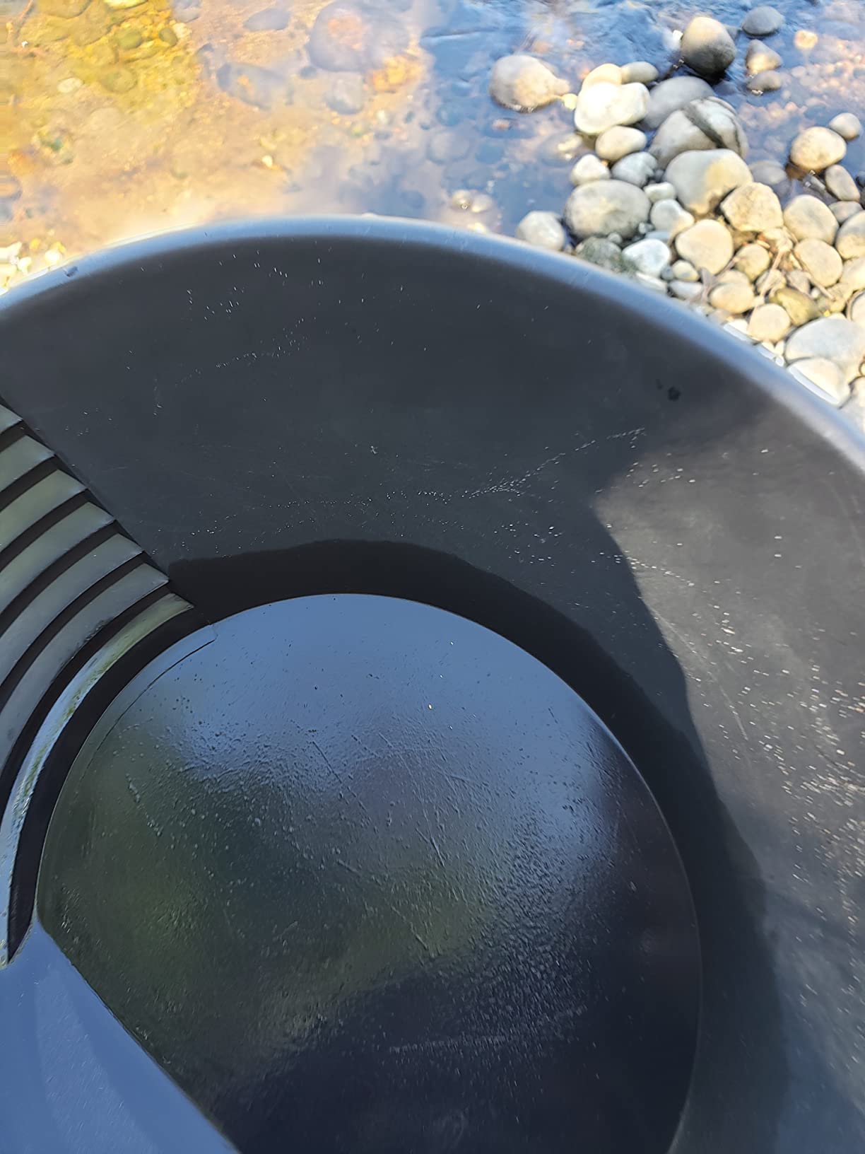 ESTWING Plastic Gold Pan - 16
