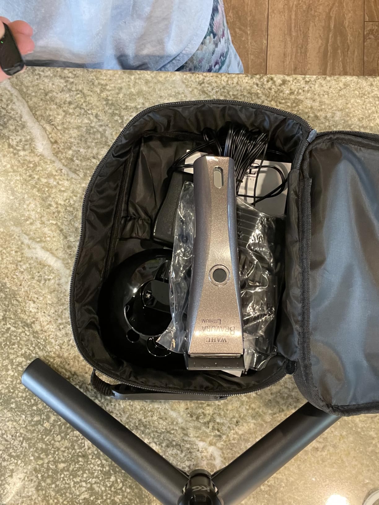 Wahl Professional Animal Bravura Pet, Dog, Cat, and Horse Corded/Cordless Clipper Kit customer photo 1