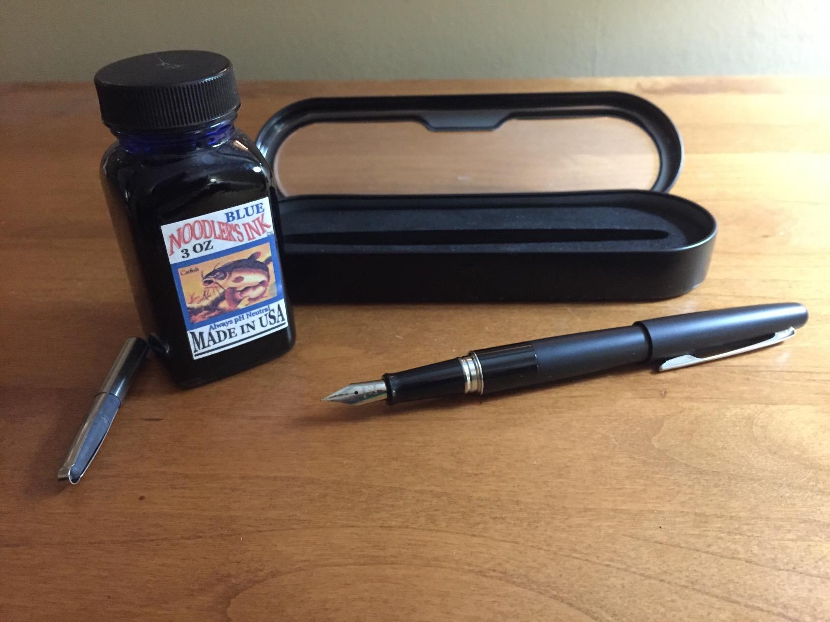 Pilot Metropolitan Collection Fountain Pen, Black Barrel, Classic Design, Fine Nib, Black Ink customer photo 1