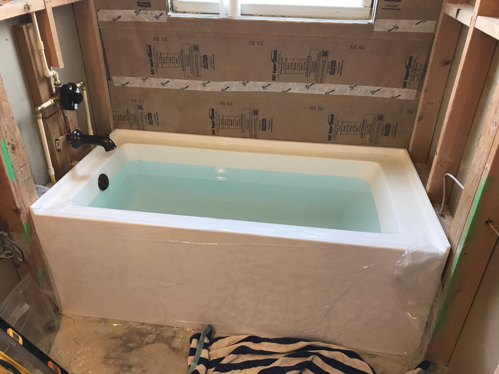 KINGSTON BRASS VTDE603122R 60-Inch Contemporary Alcove Acrylic Bathtub with Right Hand Drain and Overflow Holes, White customer photo 1