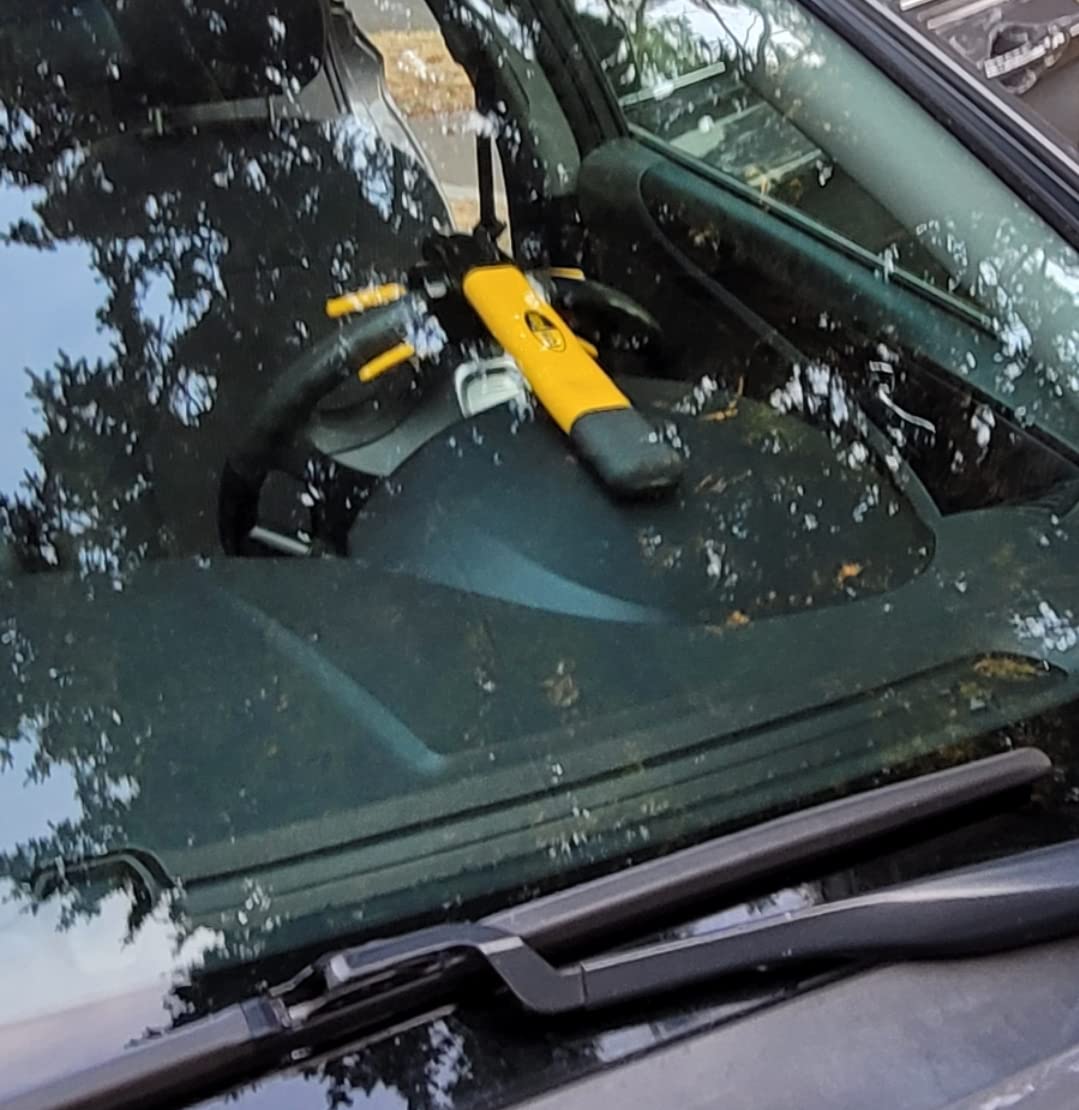 BLOKAUTO 9595 Car Steering Wheel Lock Anti-Theft Device, Visible and Deterrent, Spoke Placement, Push Locking, Universal Steering Wheel Lock for Car. SUV, Van, Pickup Truck, High Security Car Lock customer photo 2