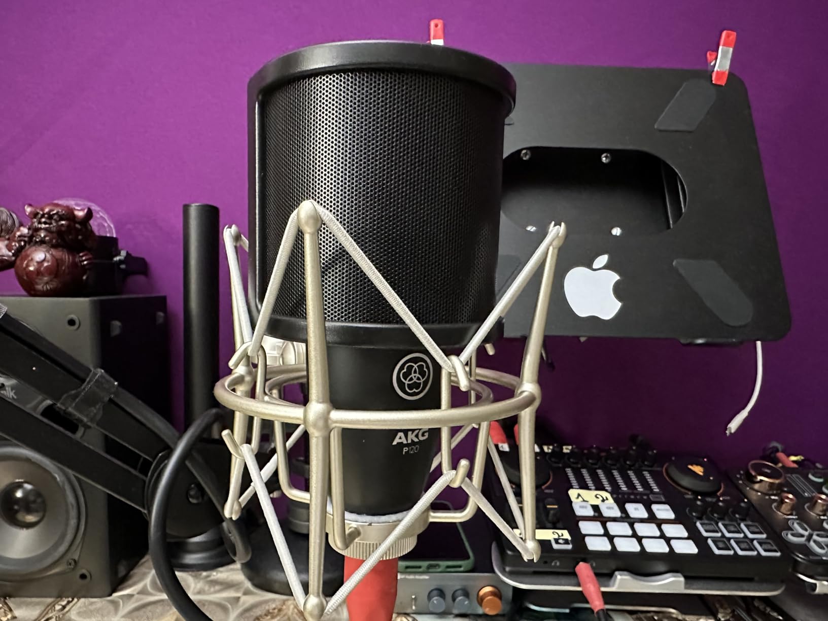 RØDE NT-USB+ Professional-Grade USB Condenser Microphone For Recording Studio Quality Audio Directly To A Computer Or Mobile Device, Black customer photo 1