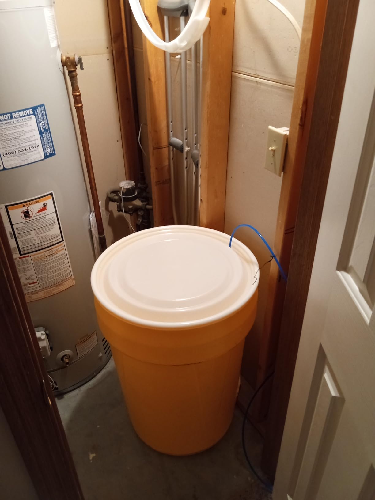 Eagle 30 Gallon Plastic Drum with Lid, Plastic Lever-Lock, 28.5