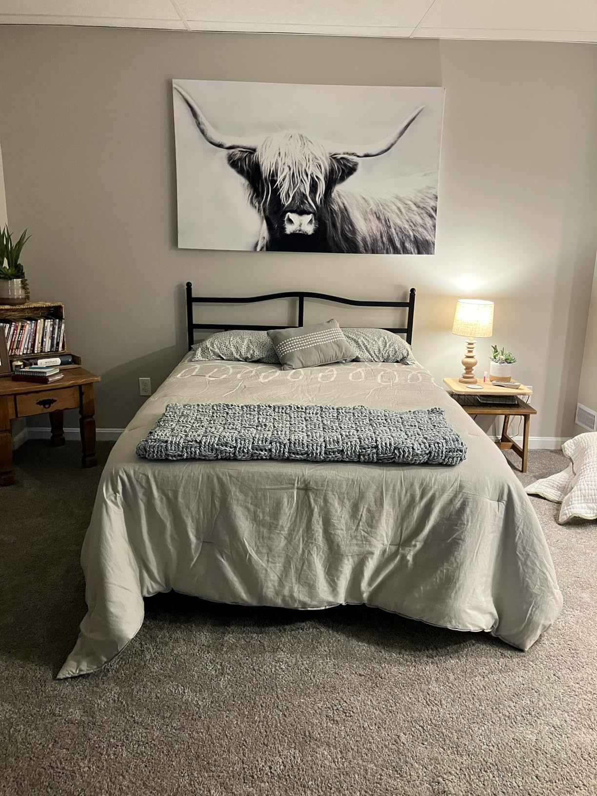 Amazon Basics Lightweight Super Soft Easy Care Wrinkle-Free Breathable Brushed Microfiber 3-Piece Bed Sheet Set with 14-Inch Deep Pockets, Twin, Dark Gray, Solid customer photo 1