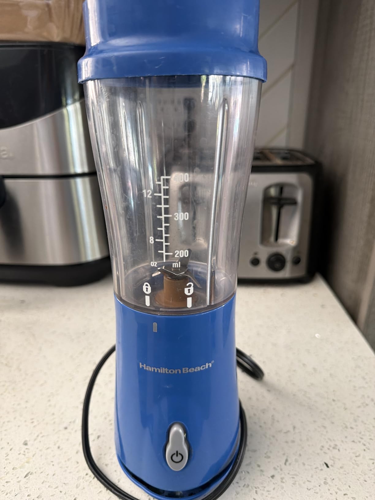 Hamilton Beach Portable Blender for Shakes and Smoothies, 14 Oz BPA Free Travel Cup & Lid, Durable Stainless Steel Blades, Personal Smoothie Blender, Raspberry, 51131G customer photo 2