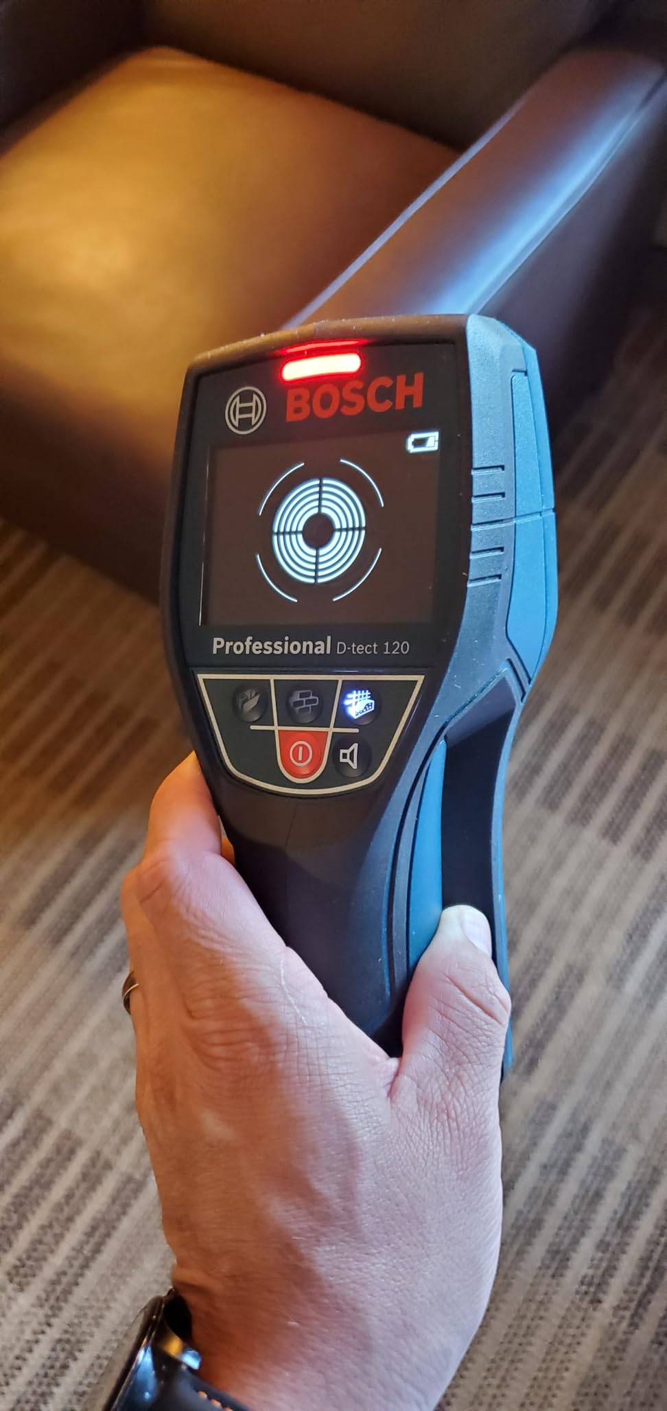 BOSCH D-TECT120 Professional Wall Scanner and Floor Radar, Multi-Material Stud Finder for Wood, Metal, and Live Wire Detection customer photo 1