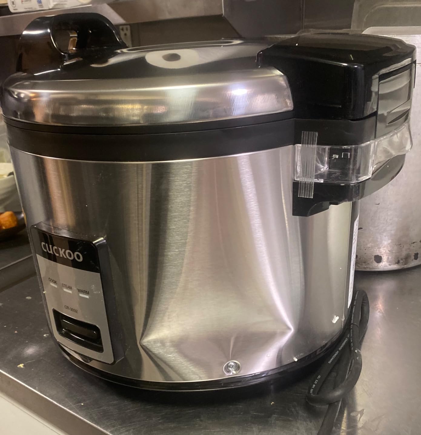 CUCKOO Commercial Rice Cooker & Warmer, Extra Large Rice Cooker 30-Cup Uncooked / 60-Cup Cooked, Professional Industrial Grain Cooker with Large Capacity, Easy One-Touch Operation, Silver (CR-3032) customer photo 2
