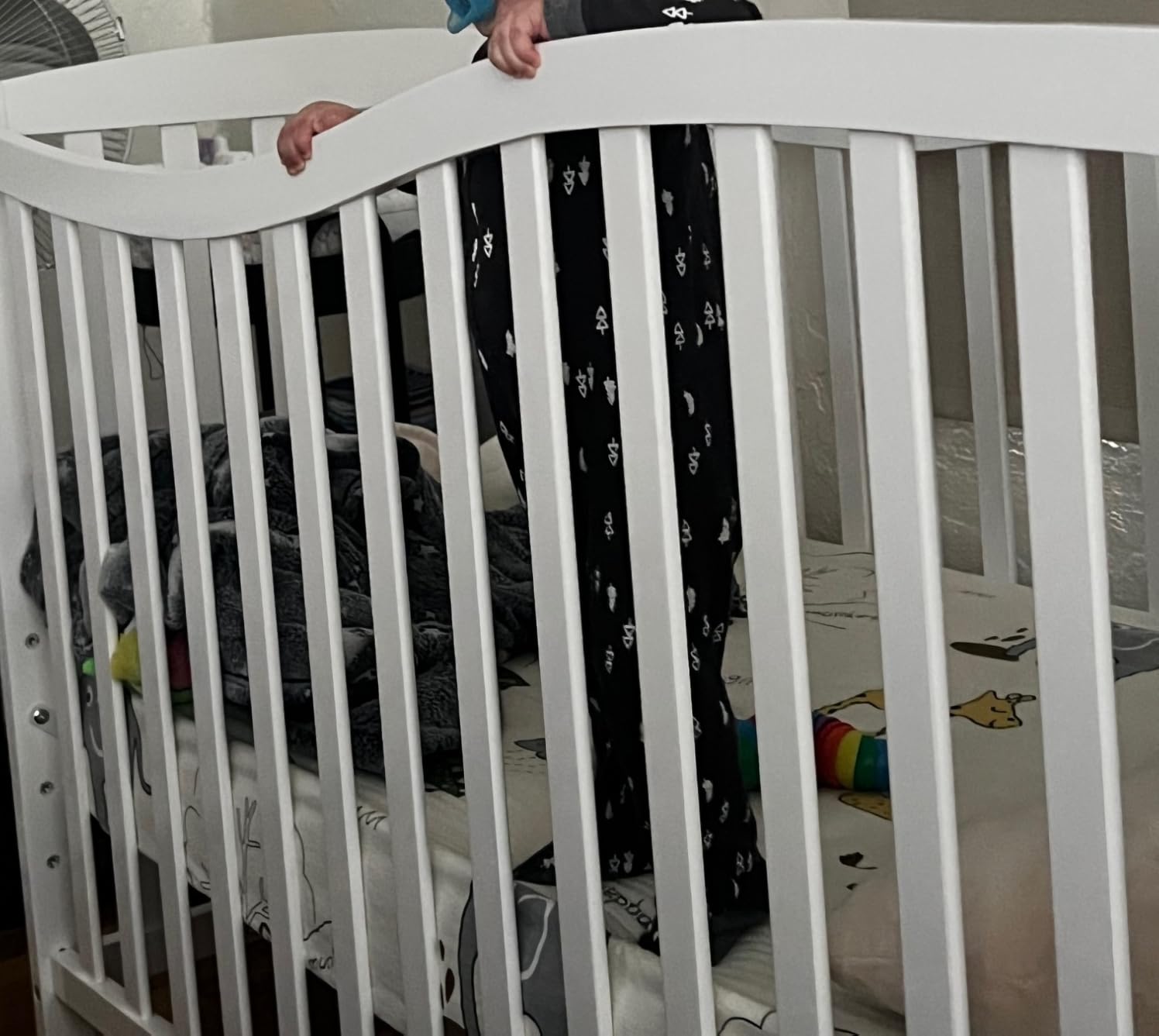 Dream On Me Chelsea 5-in-1 Convertible Full-Size Baby Crib in Natural, GreenGuard Gold & BSA, Pinewood, 4 Mattress Heights, Converts to Toddler, Day & Full-Size Bed, Modern Classic Nursery customer photo 2