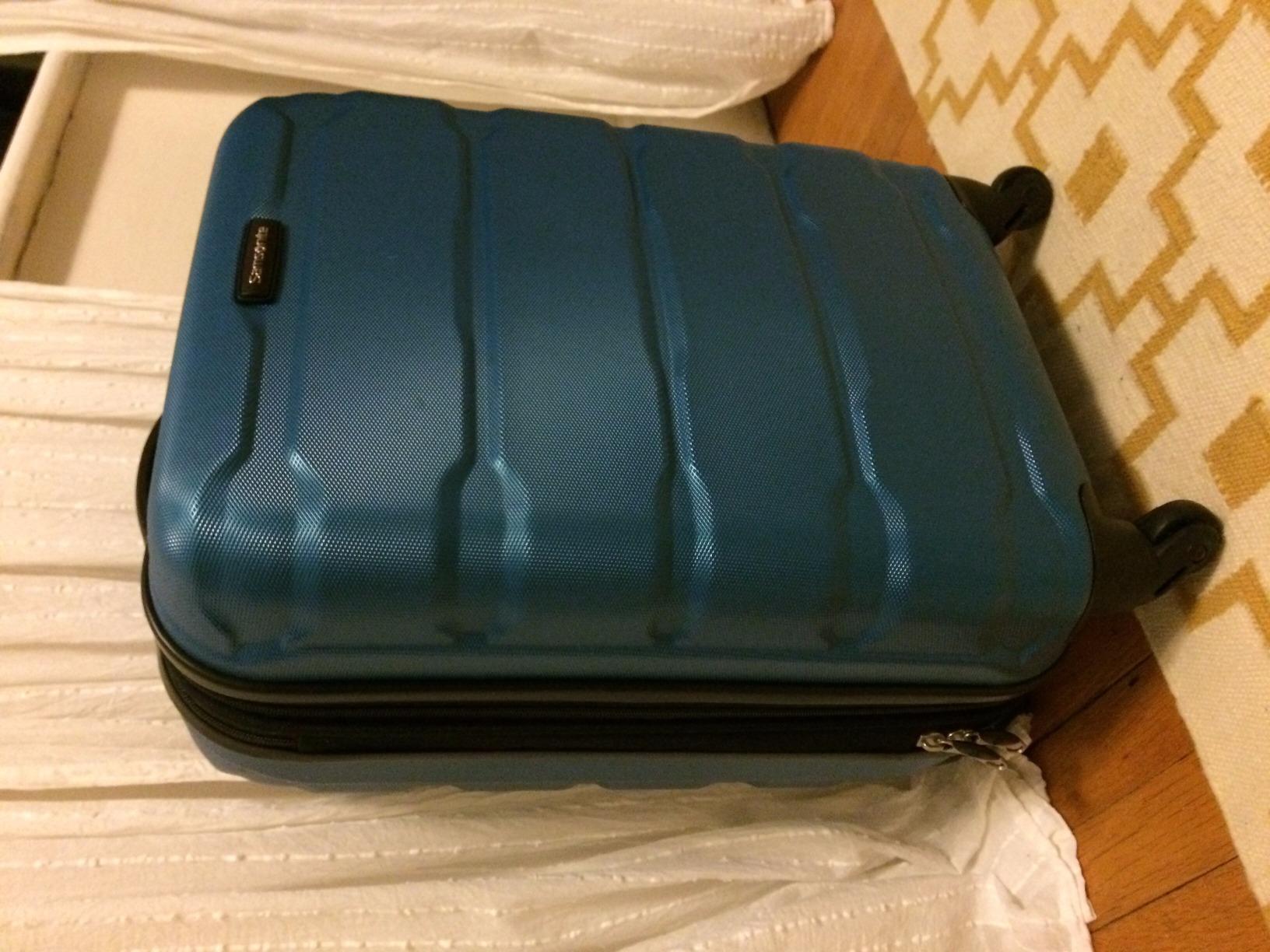 Samsonite Omni PC Hardside Expandable Luggage with Spinner Wheels, Black, Carry-On 20-Inch customer photo 2