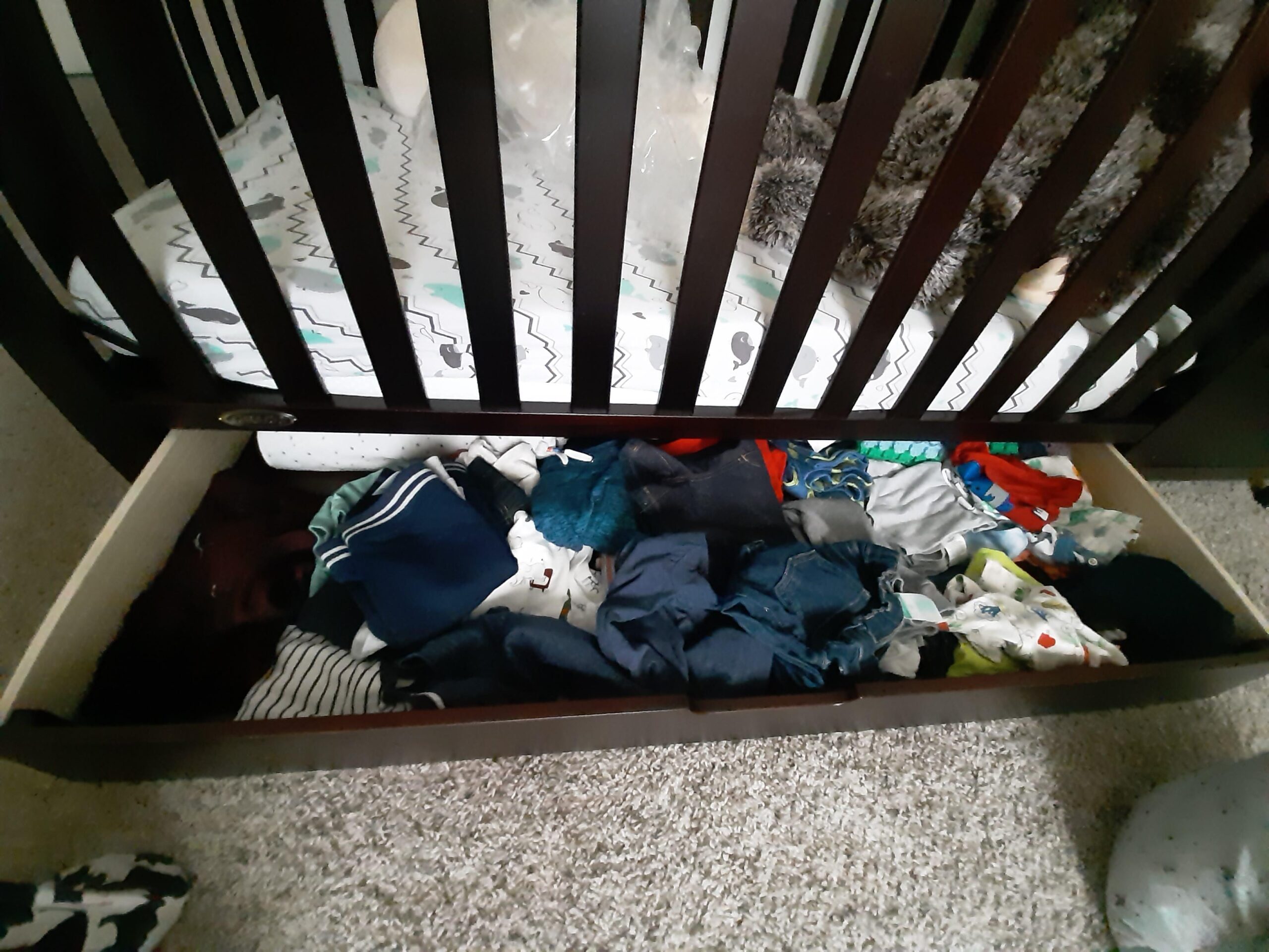 Graco Remi 4-in-1 Convertible Crib & Changer - GREENGUARD Gold Certified, Fits Standard Crib Mattress, Converts to Toddler Bed and Full Bed, 4 Adjustable Mattress Heights (Pebble Gray and White) customer photo 2